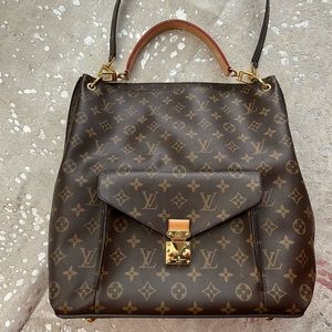 Louis Vuitton Métis Hobo